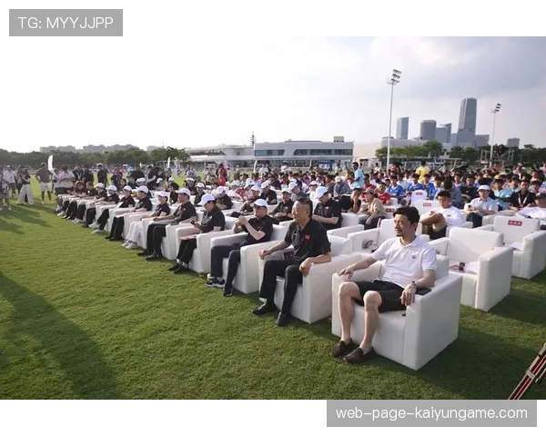 国家队举办青少年运动员技术讲座 鼓励创新思维，青少年运动技能